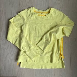 Yellow Lululemon sweater size 6, never worn in perfect condition!
